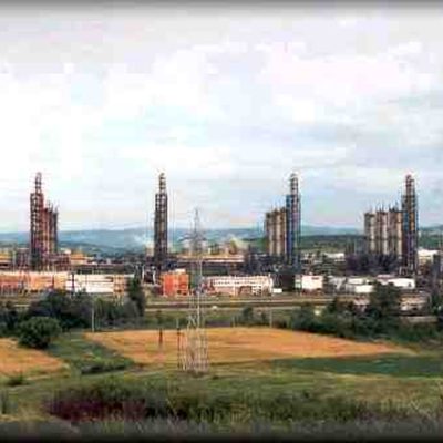 Istoria cercetării românești pentru apa grea, o paradigmă kuhniană